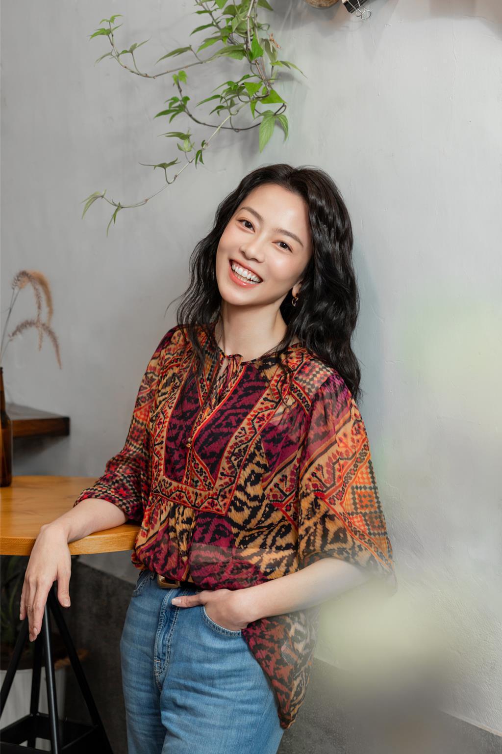 周渝民妻子喻虹渊息影13年宣布复出：不想一辈子只当妈妈，笑称“二度就业妇女”