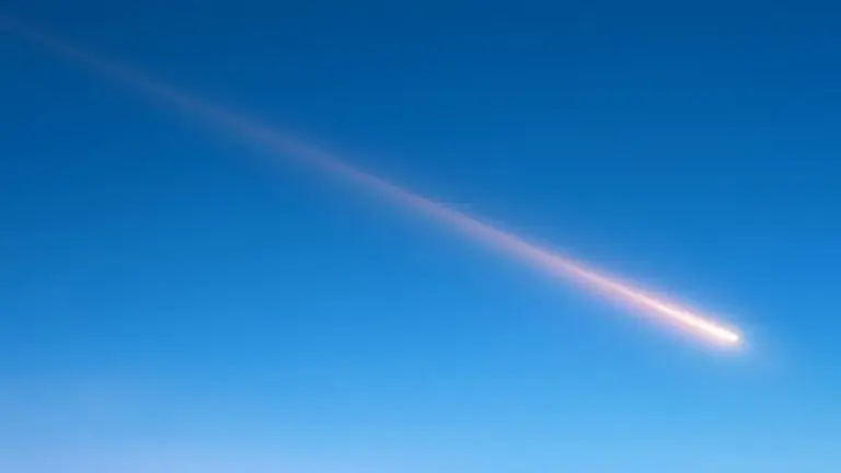 时速6.7万公里!美国天空掉下巨型火球，传出猛烈爆炸声!