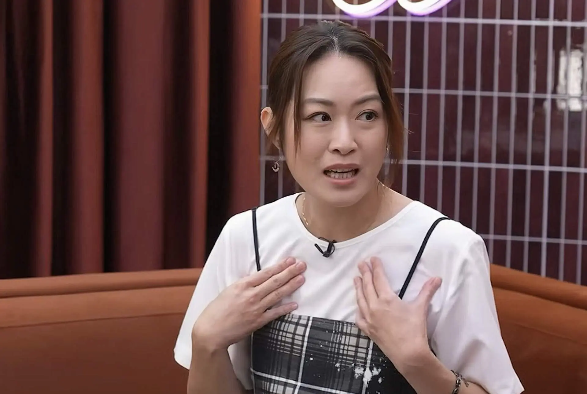 TVB知名女星被曝表里不一，欺负年轻演员，新晋视后成嫌疑人