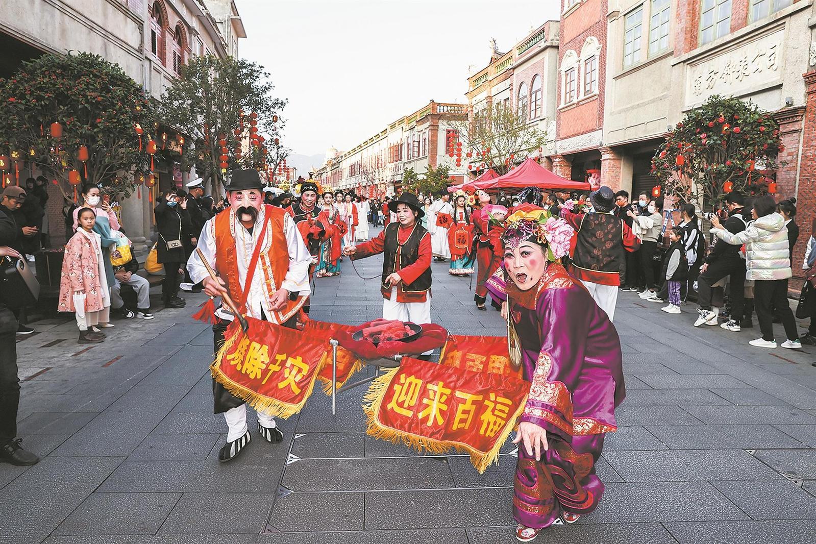 一双人一炉火 夫妻薪传“火鼎公婆”