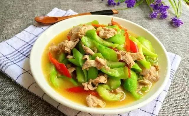 高温来袭，建议中老年人，多吃这8道高钾菜，腿脚有劲体不乏