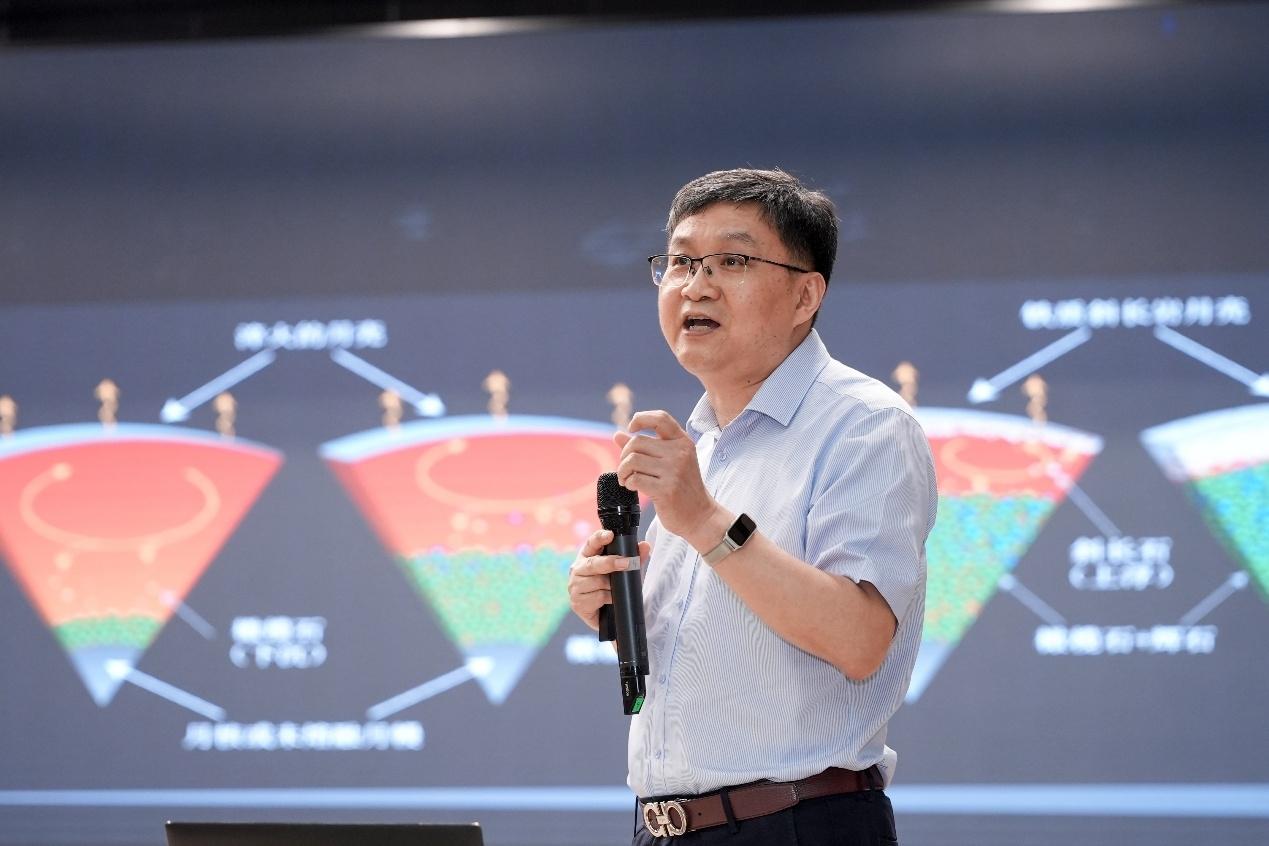 “想象可以大胆，但实践一定要脚踏实地”徐义刚院士做客云山讲堂，与省实学子共溯探月传奇
