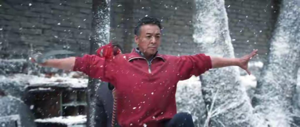 《主角》他抖大衣动作出圈，撕掉反派专业户标签，和张嘉益交情深