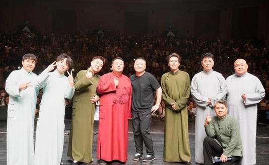 一夜丢光实权！杨鹤通被德云社解除职务，20年元老栽在一张嘴上