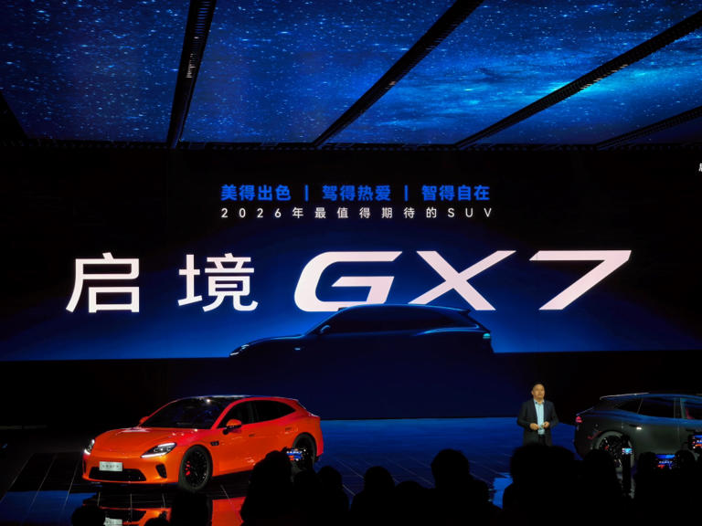 预售21.99万起!华为“境”字辈第一车来了，还剧透了全新SUV车型