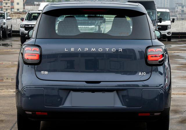 油车推沟里？6.58万纯电SUV，403km续航+2605mm轴距+30分钟快充