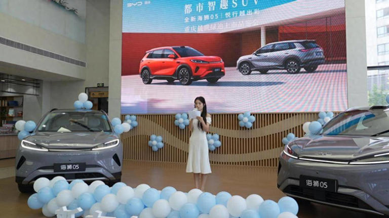 比亚迪海狮05 EV，11.99万元起开启智趣出行