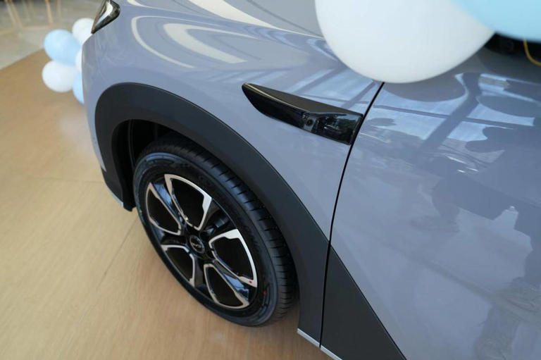 比亚迪海狮05 EV，11.99万元起开启智趣出行