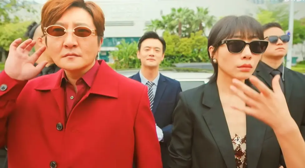《迷墙》一锤砸开婚姻遮羞布! 原来，三千万才是夫妻反目的照妖镜