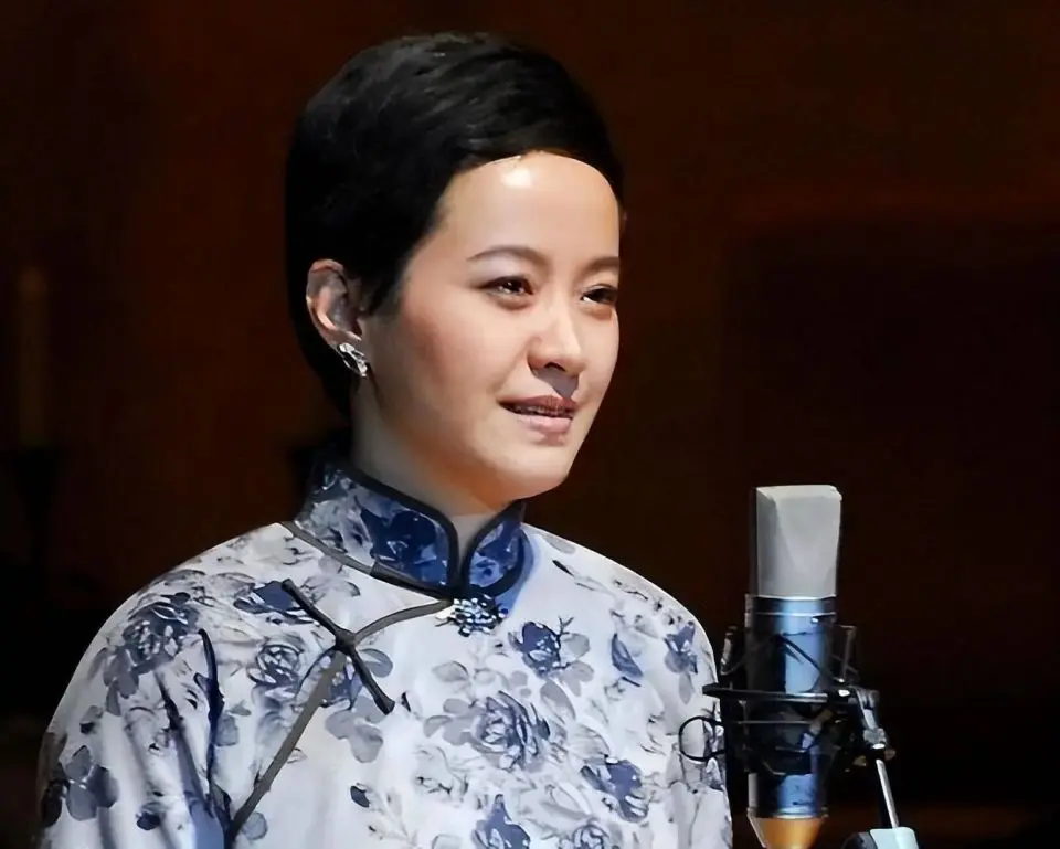 57岁剧雪近况曝光! 曾嫁给大13岁导演何群，如今还是孤身一人