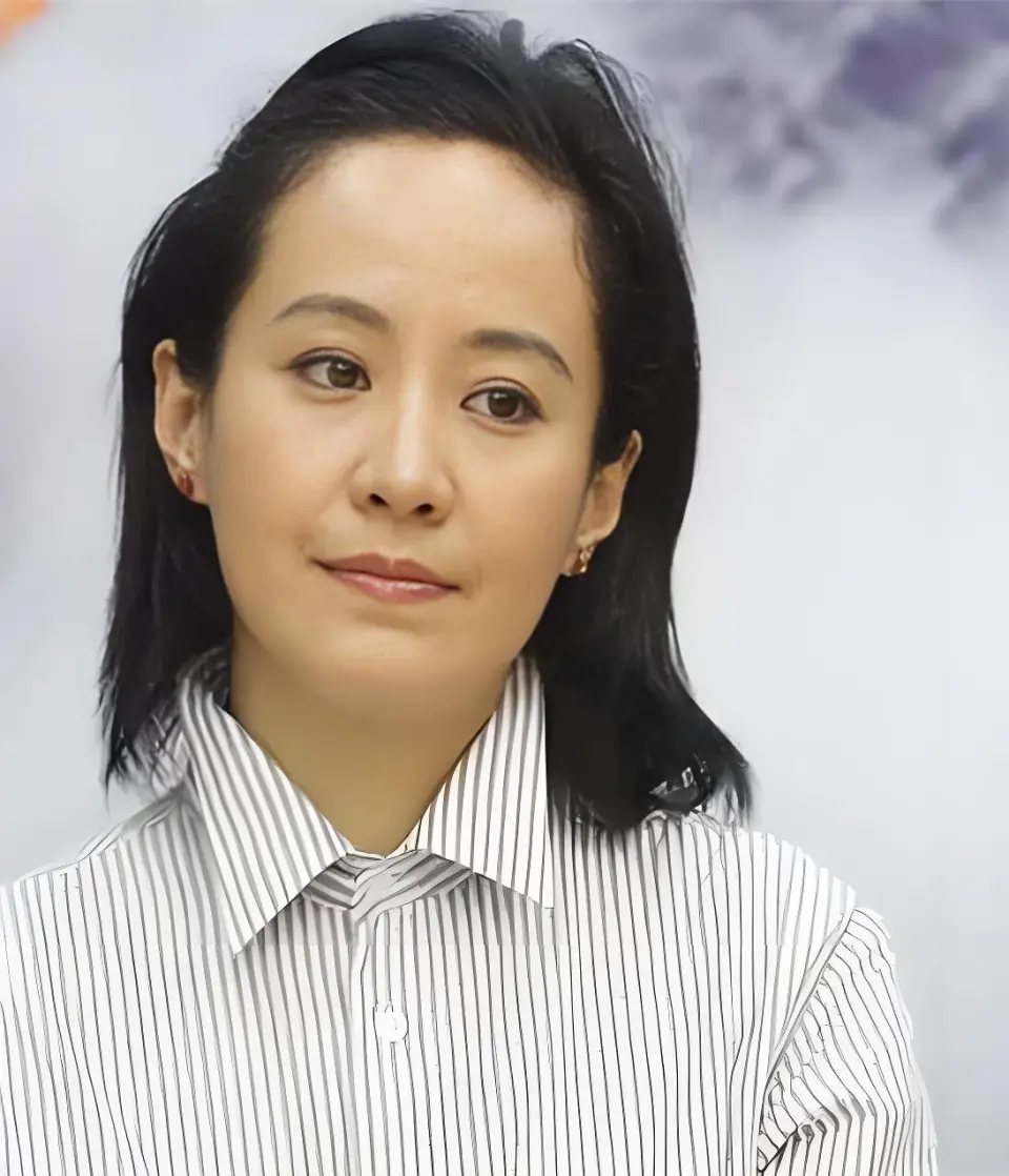 57岁剧雪近况曝光! 曾嫁给大13岁导演何群，如今还是孤身一人