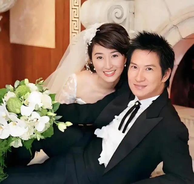 张家辉女儿竟想当全职作家 关咏荷竟称谋生太难