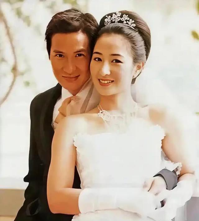 张家辉女儿竟想当全职作家 关咏荷竟称谋生太难