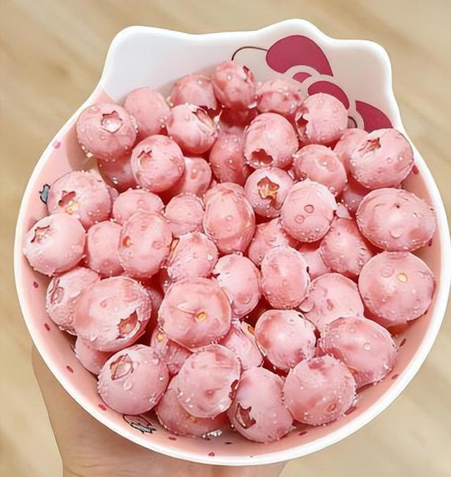 粉色蓝莓真实存在吗? 网图全是AI“照骗”