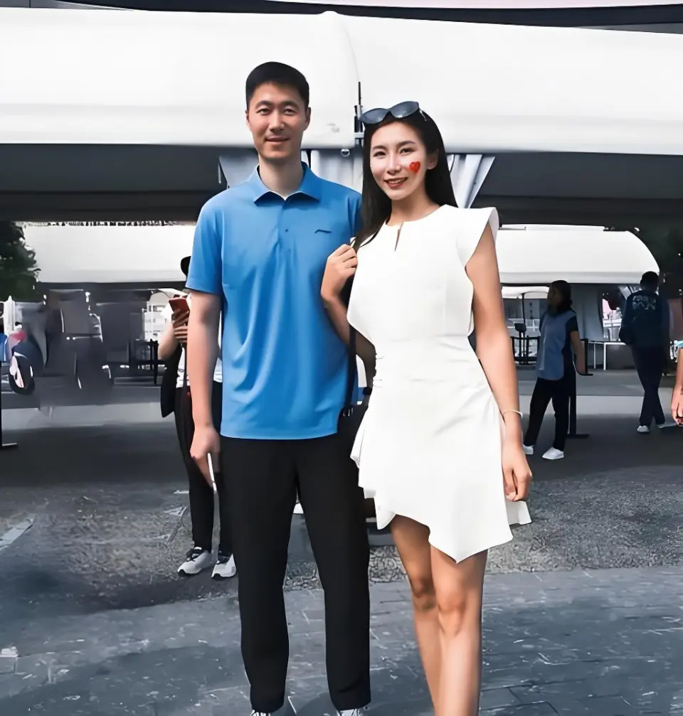 39岁美女刘彦池近况曝光! 曾与王励勤相恋，如今再嫁豪门终获幸福