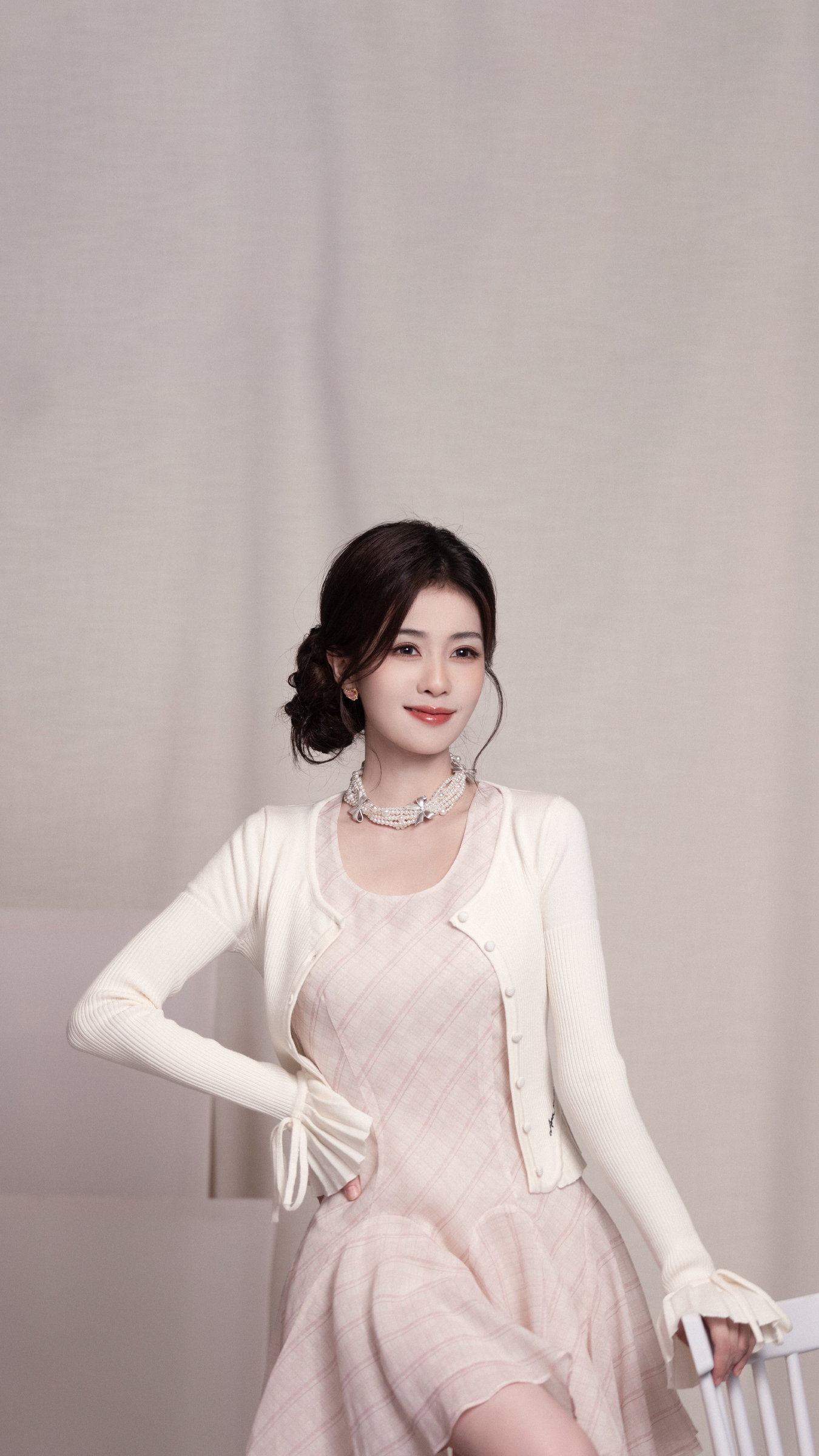 白鹿现身画室，这氛围感是真实存在的吗?