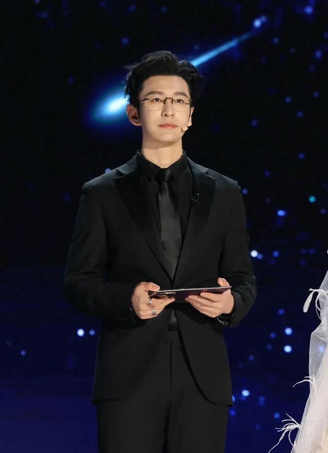 演员黄晓明，“二战”考上博士！总成绩271.34分，曾说“想做家里第一个博士”