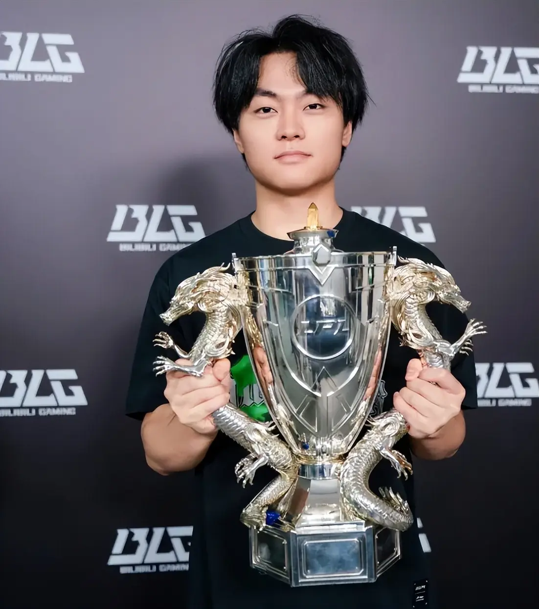 “LPL第三赛段大洗牌”，刘青松回归WBG，Rookie回归IG