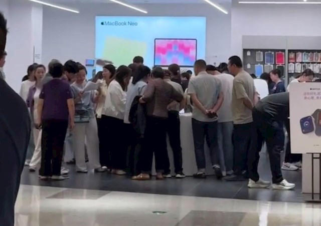 高考刚结束苹果商店就被挤爆：家长花2万多扎堆为孩子购置苹果四件套