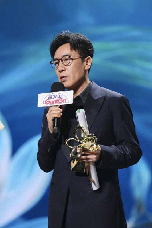 于和伟杨紫摘得“白玉兰”最佳男女主角奖