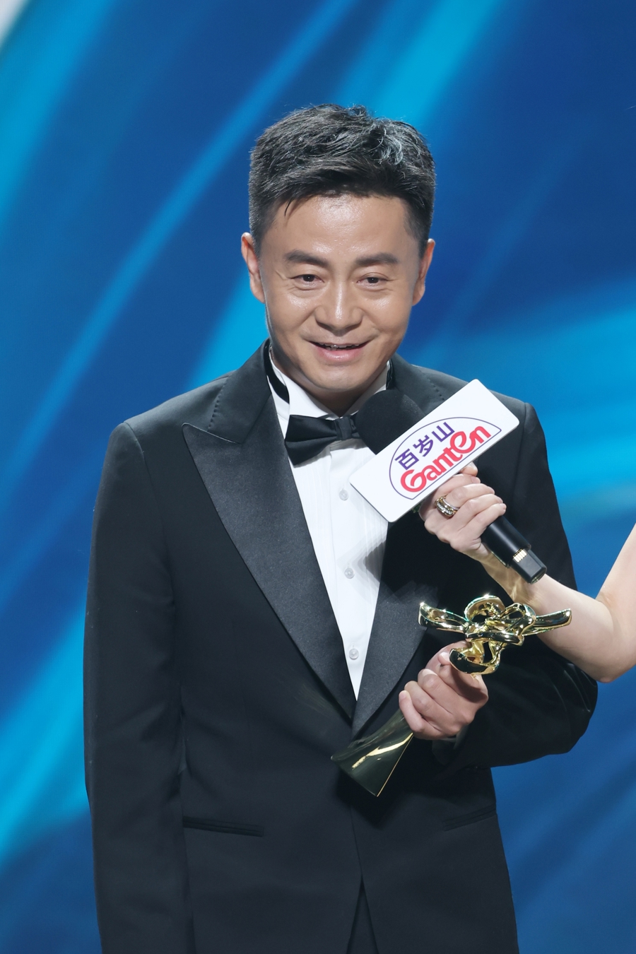于和伟、杨紫获白玉兰最佳男女主角：让他们的名字被人知晓，是演员万分的幸运