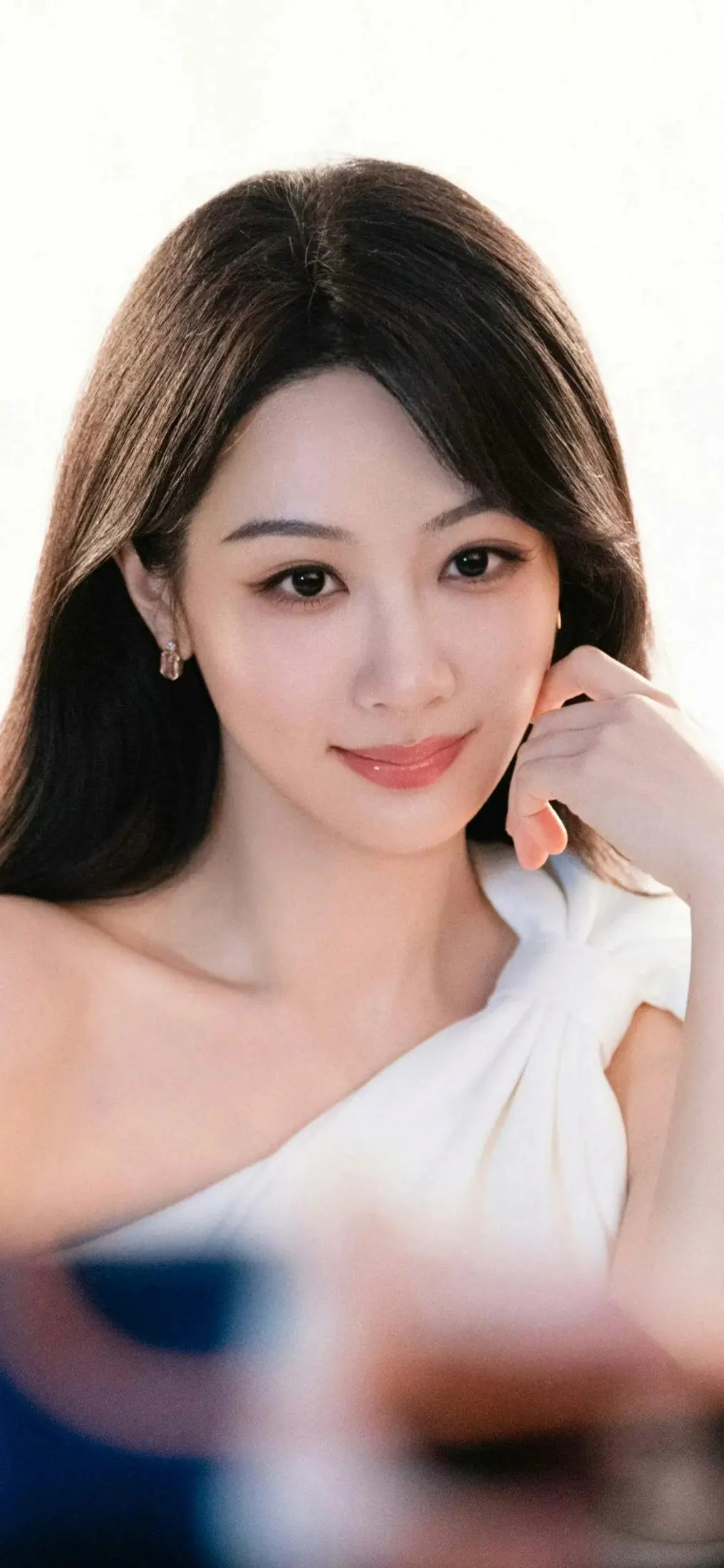 杨紫封后打脸宋丹丹? 揭开“打击教育”背后的世代认知差