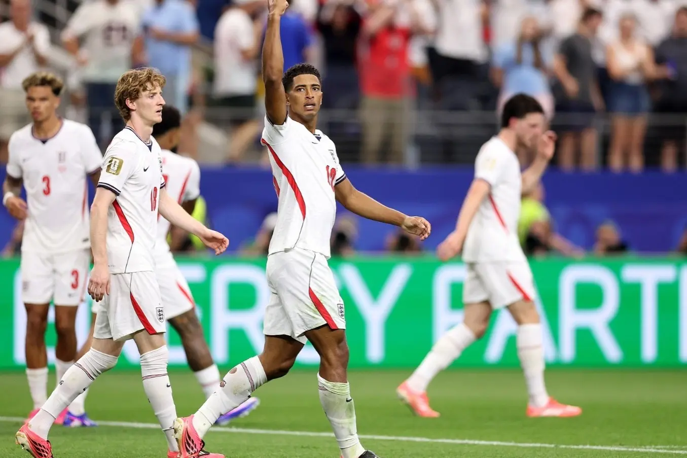 2-0，2-1! 世界杯悲喜一夜! 英格兰小组第一晋级，世界杯季军小组第2，加纳小组第3出线