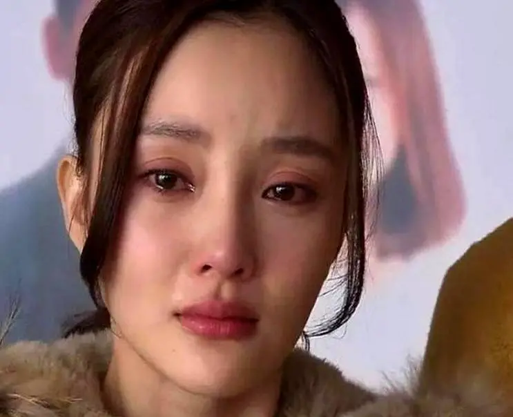 离婚6年，李小璐深夜坦言心声，只字不提贾乃亮，句句都是贾乃亮