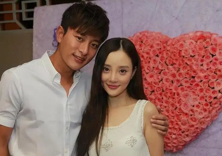 离婚6年，李小璐深夜坦言心声，只字不提贾乃亮，句句都是贾乃亮
