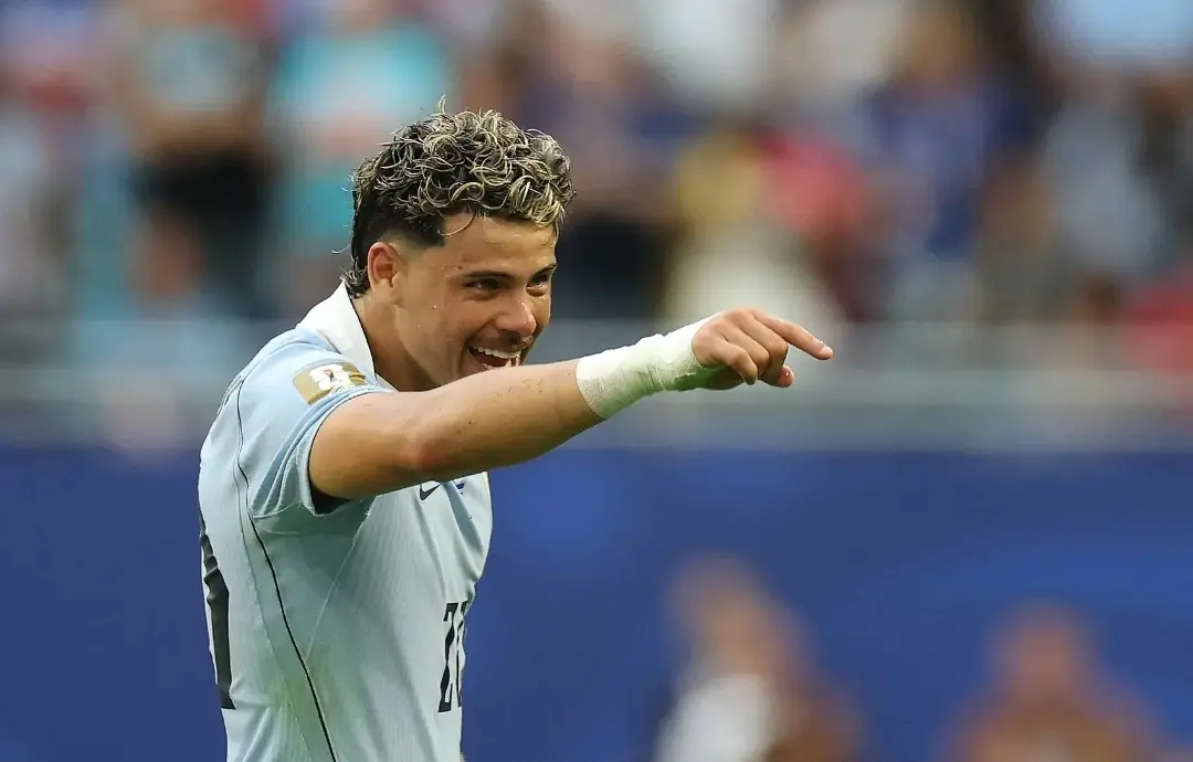 2-2，奇迹!61万人口小国实现国足目标，世界杯进一球，拿一分!世界杯2冠王爆冷，遭遇2连平，出线悬了