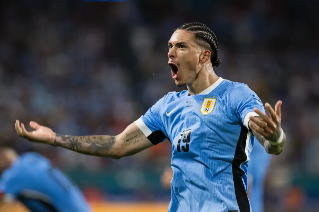 2-2，奇迹!61万人口小国实现国足目标，世界杯进一球，拿一分!世界杯2冠王爆冷，遭遇2连平，出线悬了