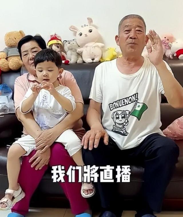 父亲节泪崩!黄维平自曝丧子真相，大儿子酗酒离世太唏嘘