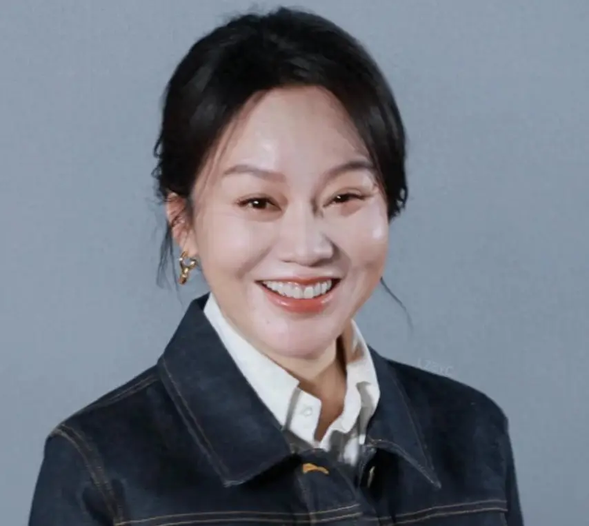 当初宁愿净身出户，也要与闫妮离婚的邹伟，22年过去现状咋样?