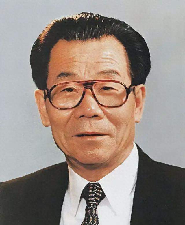 1990�괺������ʱ����������˵���Ҳ�Ӣ������ҲƯ��������ȥ