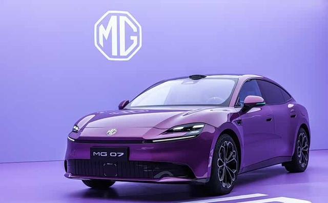 MG 07首次亮相即预订爆款席位，15-18万轿跑市场迎来最强变量
