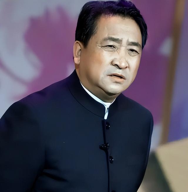 75岁姜昆身家过亿却天天发愁，47岁独女姜珊成了他最大的“心病”