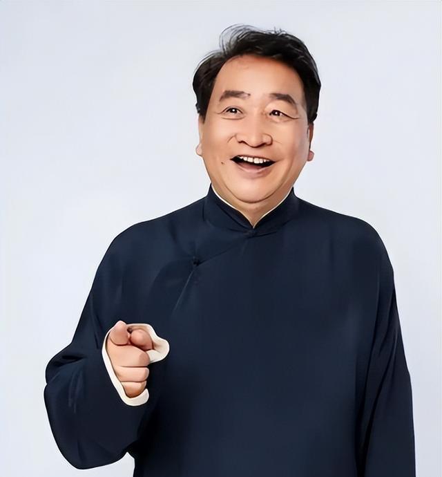 75岁姜昆身家过亿却天天发愁，47岁独女姜珊成了他最大的“心病”