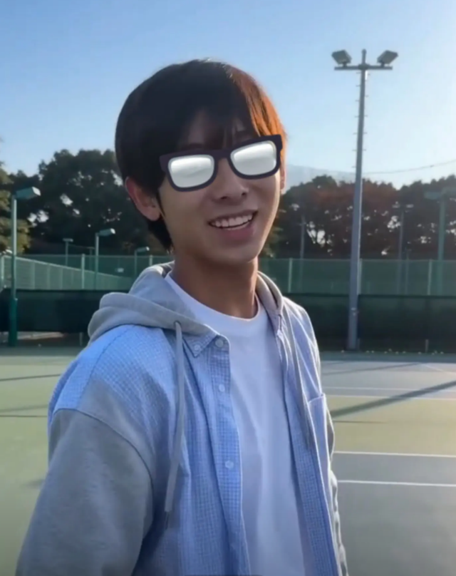 林志颖与儿子合照，17岁kimi笑容像爸好阳光，现实中绝对是大帅哥