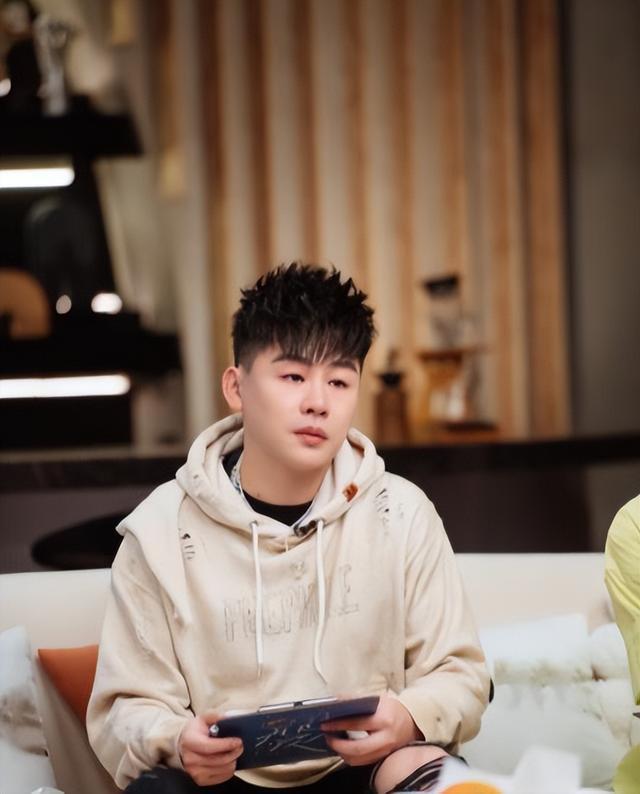 隐忍 18 年！胡彦斌含泪坦白：最大遗憾是放走她