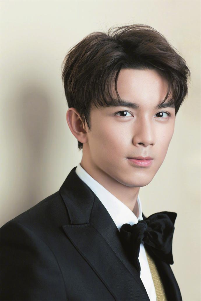 演员吴磊：3岁出道，从“小哪吒”到顶流，26岁的他凭什么红了20年？