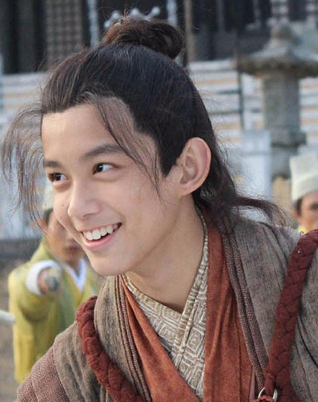 演员吴磊：3岁出道，从“小哪吒”到顶流，26岁的他凭什么红了20年？