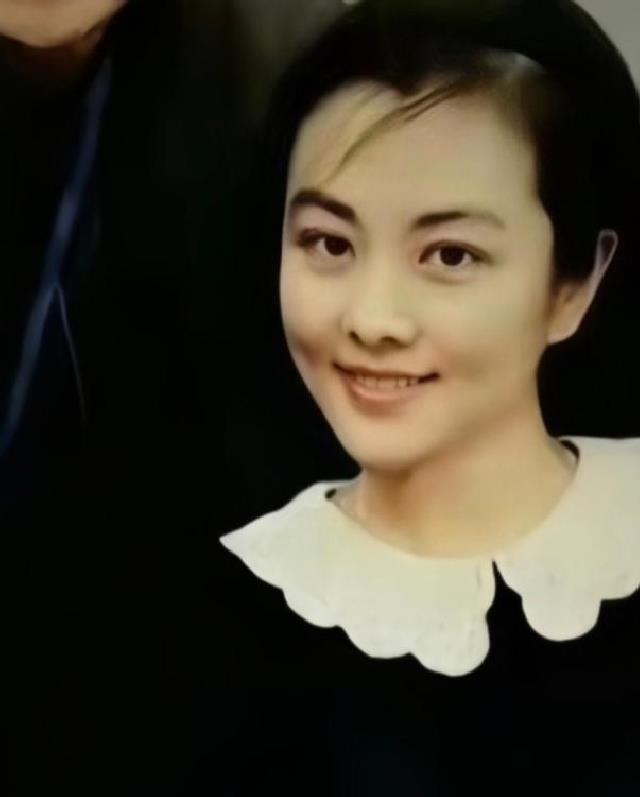 李健夫妇阿那亚偶遇！孟小蓓发福仍美，形影不离超甜