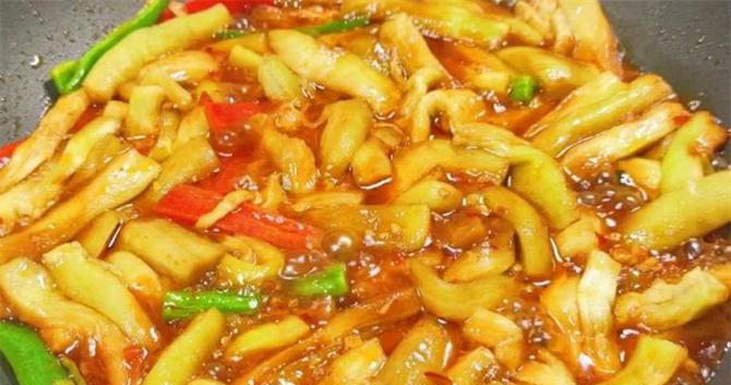 这才是鱼香茄子好吃的做法，不用油炸，做法简单，入味又下饭