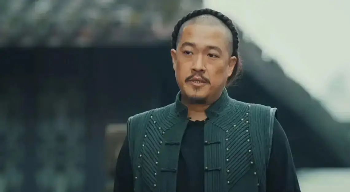 张丰毅儿子藏在《江海潮生》，给何冰打杂，没想到角色来头这么大