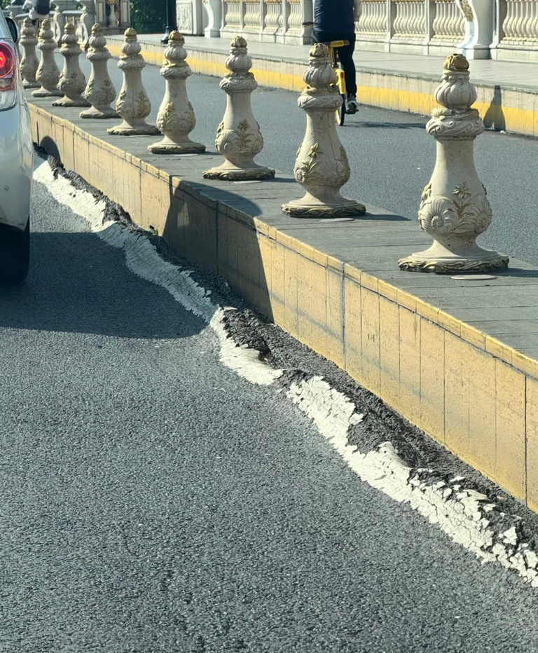 武宁路桥面沥青鼓包，相关部门：已铲除鼓包，将全面修缮