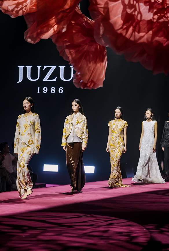 JUZUI玖姿25周年大秀「循光新生」 光起二十五载，共启新生优雅