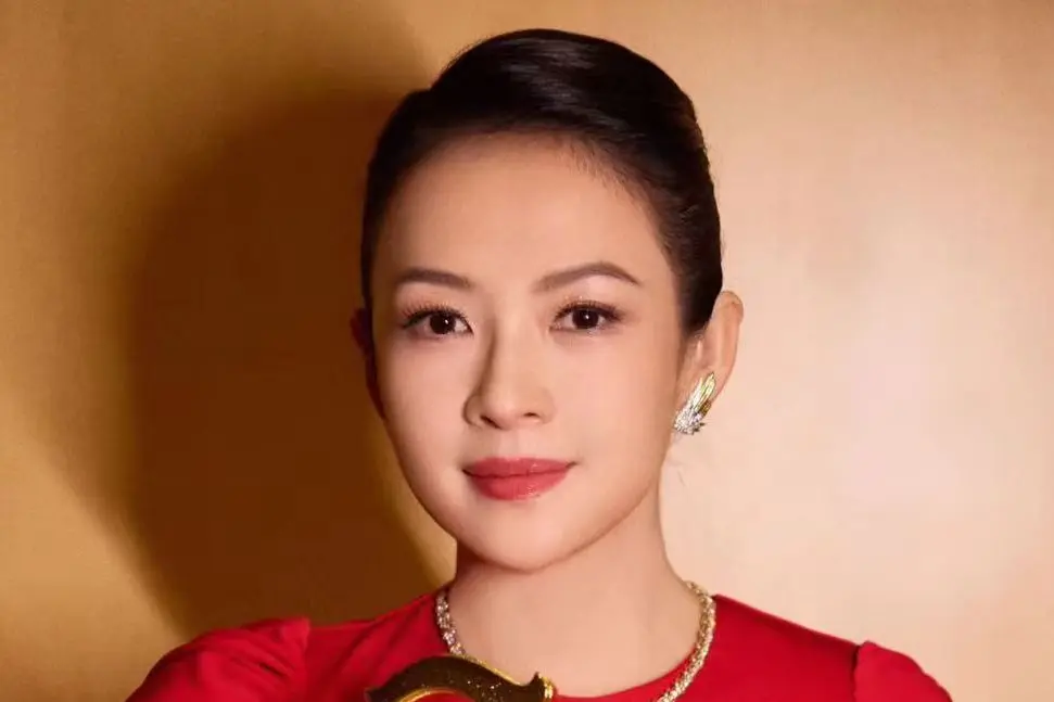 47岁章子怡这素颜照，估计能治好很多人的焦虑
