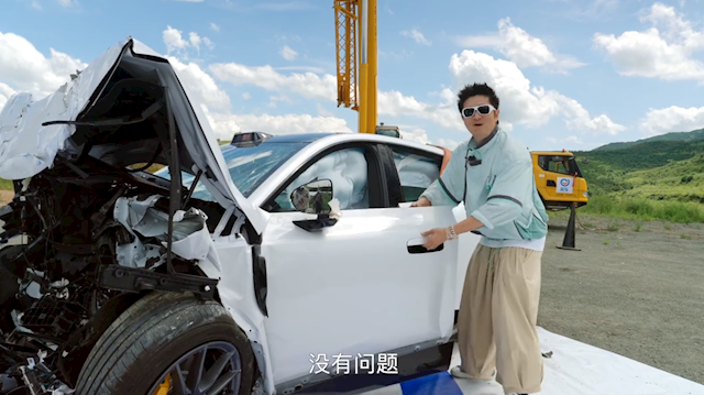 追光S车头硬抗28米高空坠落! 岚图卢放：最好的车在中国不是空话