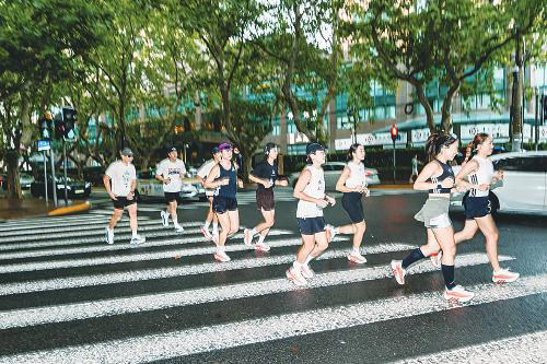 200位跑者集结，衡山坊热力开跑