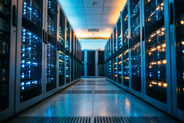 OpenAI谷歌连环降价，中国开源冲击加剧